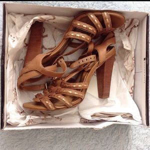 Carlos Santana Heels